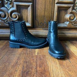 Black ankle boots size 8